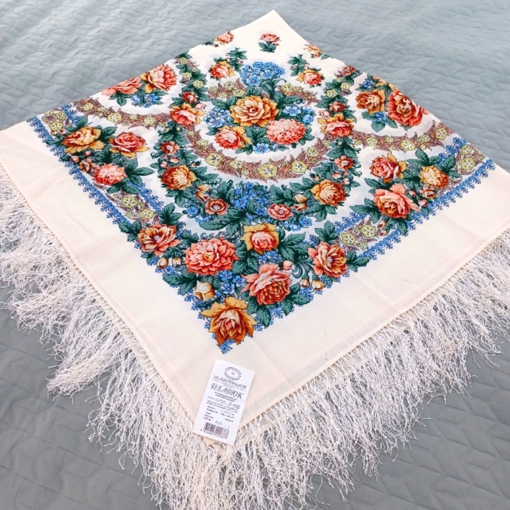 Pavlov Pasad Russian Shawl with Fringes